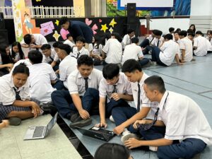 Pelatihan AI dan Kemanan Siber Universitas Ma Chung di SMAK Santa Maria Malang