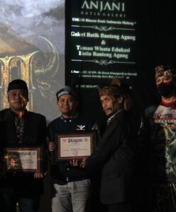 Dosen Ma Chung Terima Penghargaan untuk Kontribusi Melestarikan Tradisi Bantengan Nuswantara